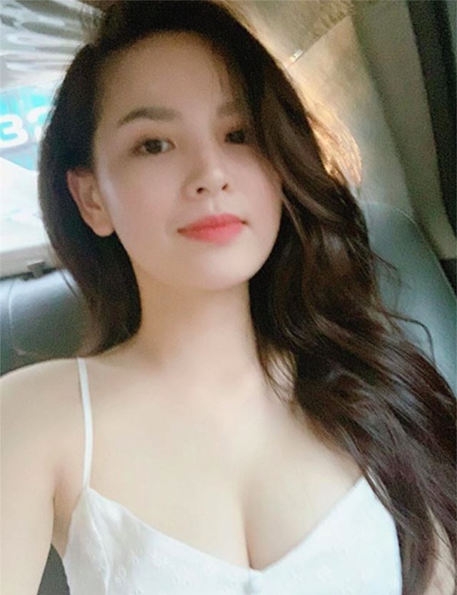 Cuộc sống của 2 hot girl vướng nghi vấn lộ clip nhạy cảm giờ ra sao? - Ảnh 9. Cuộc sống của 2 hot girl vướng nghi vấn lộ clip nhạy cảm giờ ra sao? - Ảnh 9.