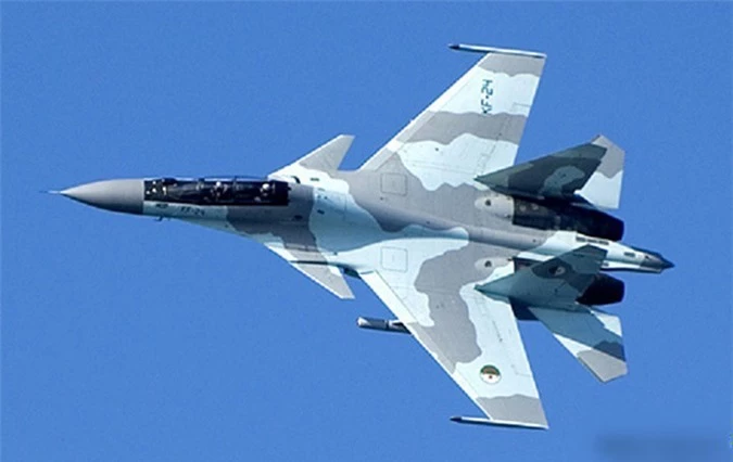 Nga tuyen bo tiem kich the he 4,5 Su-30 thua suc 