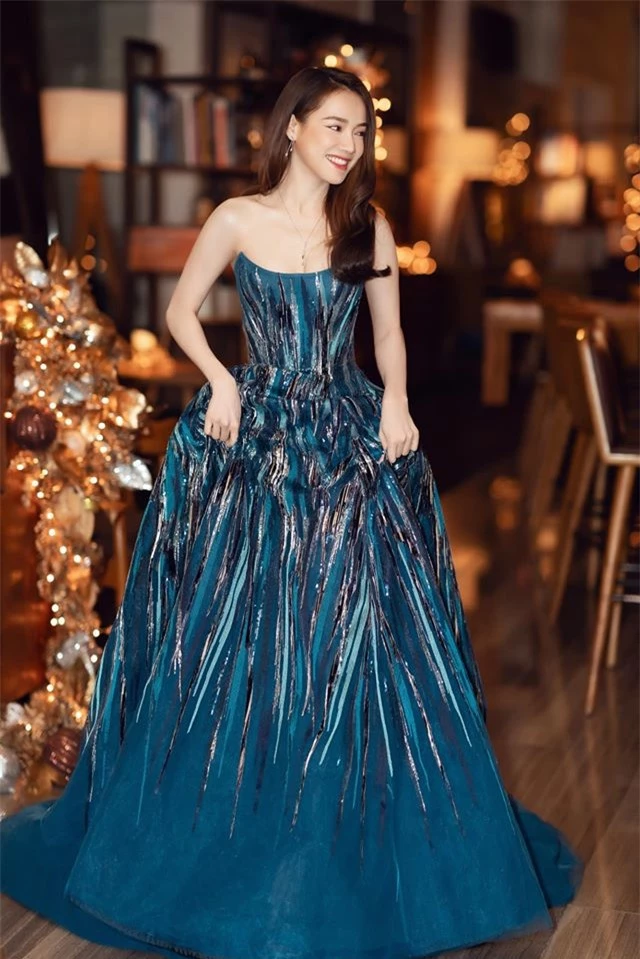 Thanh Hằng - Hồ Ngọc Hà đọ dáng với phong cách cổ điển - 10 Thanh Hằng - Hồ Ngọc Hà đọ dáng với phong cách cổ điển - 10