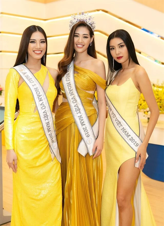Thanh Hằng - Hồ Ngọc Hà đọ dáng với phong cách cổ điển - 4 Thanh Hằng - Hồ Ngọc Hà đọ dáng với phong cách cổ điển - 4