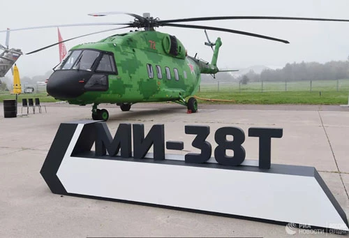 Trực thăng Mi-38T đầu tiên của Nga đã được nhập biên chế nước này hôm vừa rồi. Đây là bước ngoặt cho thấy Mi-38 đã đáp ứng đủ các yêu cầu của Bộ Quốc Phòng Nga, sớm trở thành trực thăng thay thế cho Mi-8/17 đúng như kỳ vọng của nhà sản xuất.