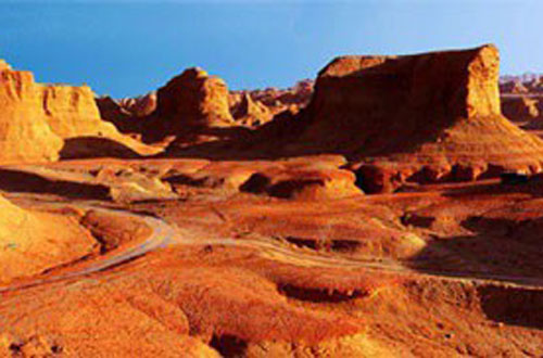 Rùng mình tiếng khóc ma quái ở thành phố Quỷ Tân Cương