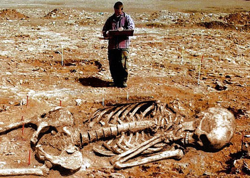 Bí ẩn về nghĩa địa "người ngoài hành tinh" ở châu Phi