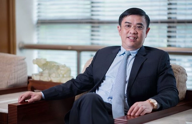 Ông Nguyễn Văn Lê, người ngồi “ghế nóng”, gắn bó với hành trình lao dốc của cổ phiếu SHB