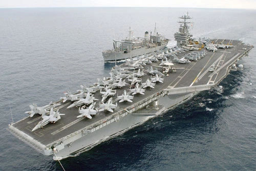 Truyền thông quốc tế cho biết, một nhóm tác chiến của hải quân Mỹ do tàu sân bay hạt nhân USS Harry Truman dẫn đầu đã đi qua eo biển Gibraltar và hiện đang tiến thẳng tới các căn cứ quân sự của Nga dọc theo bờ biển Syria.