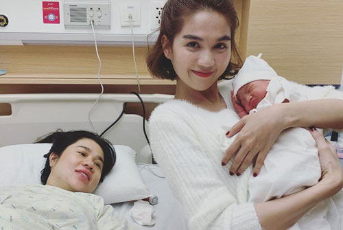 Chị gái Ngọc Trinh sinh con, “nữ hoàng nội y” vào bế cháu nhưng lại bị bắt lỗi sai nghiêm trọng