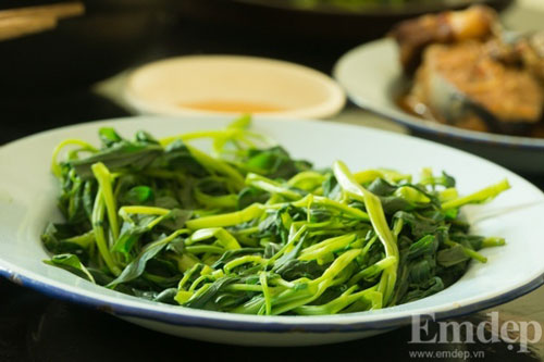 Bí kíp luộc và xào rau muống luôn xanh ngon hấp dẫn