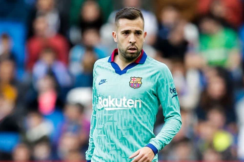 Hậu vệ trái: Jordi Alba (Barcelona).