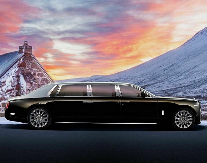 'Soi' Rolls-Royce Phantom dài 7 mét giá gần 77 tỷ đồng