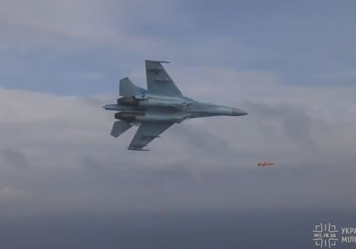 Phi công Su-27 "liều mình" đuổi theo tên lửa hành trình chống hạm RK-360