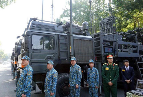 Sáng 9/12/2019, dàn tên lửa phòng không SPYDER do Việt Nam mua của Israel đã lần đầu tiên được xuất hiện công khai trong khuôn khổ của Hội nghị Quân chính Toàn quân năm 2019. Nguồn ảnh: QĐND.