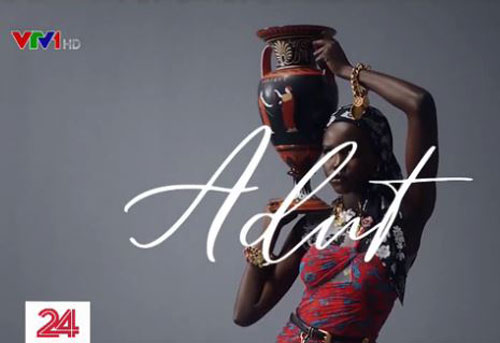 Nữ người mẫu da màu Adut Akech: Từ trẻ tị nạn trở thành siêu mẫu