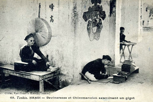 Loạt hình cực độc về thầy bói ở Việt Nam xưa