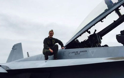 “Bông hồng thép” Mỹ kể chuyện chôn vùi khủng bố từ tiêm kích “ong bắp cày”