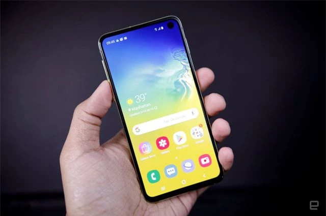 Những mẫu smartphone cận cao cấp đáng chú ý năm 2019 - Ảnh 1.