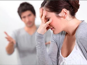 Không muốn sống chung nhà với người vợ ‘bo bo’ giữ tiền