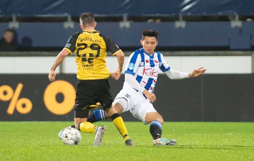 Văn Hậu đã có màn ra mắt Heerenveen