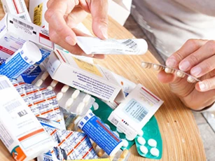 Bệnh viện Nhi Trung ương bị tố cho trẻ 1 tuổi uống thuốc hết hạn sử dụng