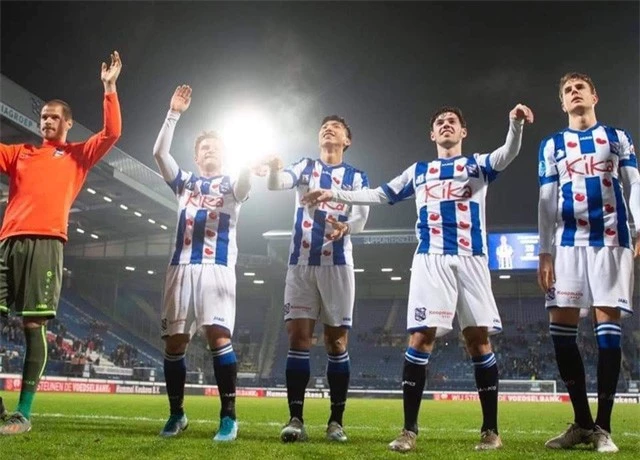 Văn Hậu lần đầu được ra sân trong màu áo Heerenveen ở cúp Quốc gia Hà Lan - Ảnh 6.