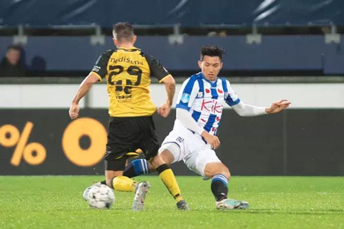 Văn Hậu lần đầu được ra sân trong màu áo Heerenveen ở cúp Quốc gia Hà Lan