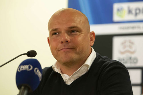 HLV Heerenveen khẳng định sẽ cho Văn Hậu ra sân nhiều hơn