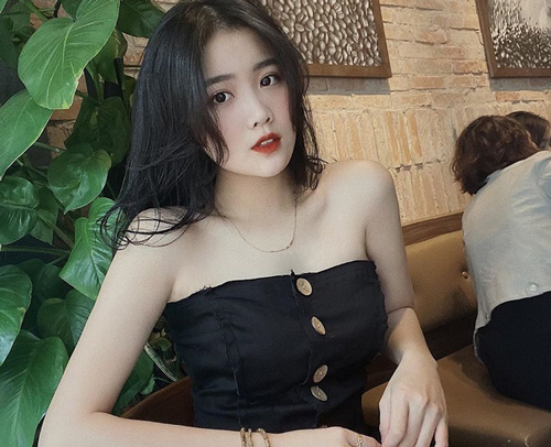 Chân dung cô bạn gái xinh đẹp, quyến rũ của "sát thủ" Đoàn Văn Hậu