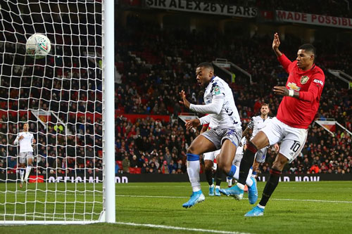 CLIP: Martial, Rashford tỏa sáng giúp M.U vào bán kết Carabao Cup