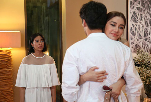 Đưa cậu bạn bị chột mắt về làm mai cho cô bé giúp việc, thế nhưng vừa nhìn thấy cậu ấy thì em gái tôi đòi lấy làm chồng, lý do em đưa ra khiến cả nhà tôi chết lặng