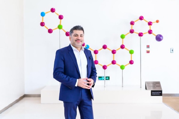 ASTRAZENECA nhận giấy phép xuất nhập khẩu dược, công bố khoản đầu tư 5.000 tỷ đồng vào Việt Nam