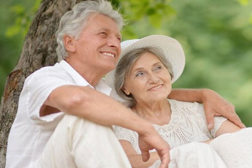 Mẹ tôi tìm được hạnh phúc với cụ ông 88 tuổi sau hơn 25 năm ly hôn