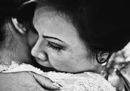 Mẹ lặng người khi biết con gái kết hôn phải chịu khổ ở nhà chồng