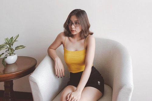 Hậu chia tay Quang Hải, Nhật Lê ngày càng đổi style sang đơn giản và trưởng thành