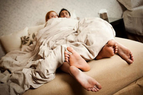 M&#x1EB9; ch&#x1ED3;ng m&#x1EDF; c&#x1EED;a x&#xF4;ng v&#xE0;o bu&#x1ED3;ng ng&#x1EE7;, n&#xE0;ng d&#xE2;u m&#x1EDB;i g&#x1EB7;p m&#x1ED9;t phen &quot;t&#xE1;i m&#x1EB7;t&quot;