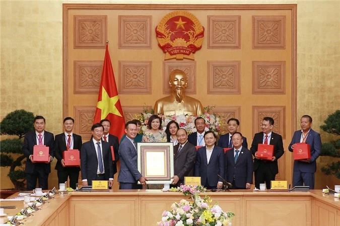 Chân dung 10 doanh nhân Sao Đỏ 2019 11