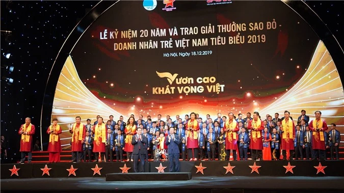 Chân dung 10 doanh nhân Sao Đỏ 2019 12