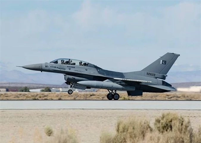 Dung tiem kich F-16 ban roi may bay An Do, Pakistan khien My 