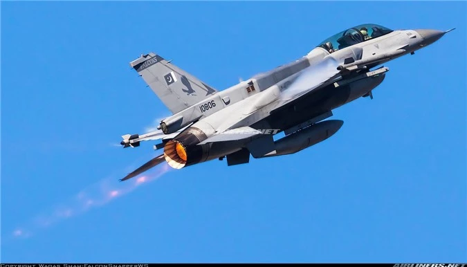 Dung tiem kich F-16 ban roi may bay An Do, Pakistan khien My 