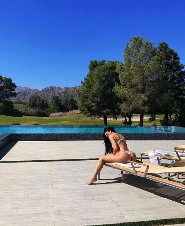 Kylie Jenner, 22 tuổi nữ tỷ phú tự thân trẻ nhất thế giới vô cùng xinh đẹp, nóng bỏng.