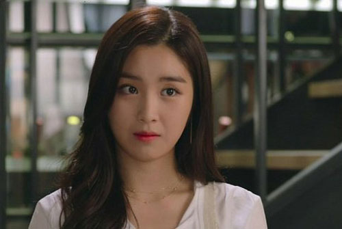 Làm mai cho anh trai với đồng nghiệp vì ghét chị dâu, hơn 2 năm sau tôi mới trắng mắt vì tuyên bố của mẹ