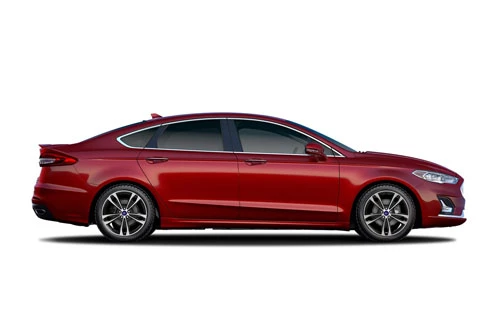 7. Ford Fusion 2020 (giá khởi điểm của phiên bản AWD: 27.885 USD, điểm số: 7,8/10).