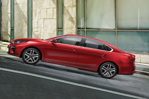 8. Kia Cerato (doanh số: 10.263 chiếc).