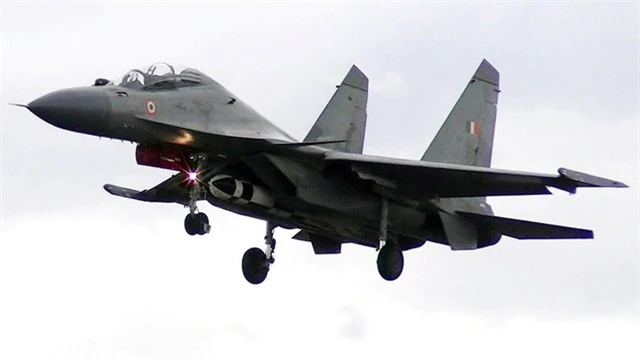 Video “hổ mang chúa” Su-30 Ấn Độ thử tên lửa hành trình nhanh nhất thế giới - 1