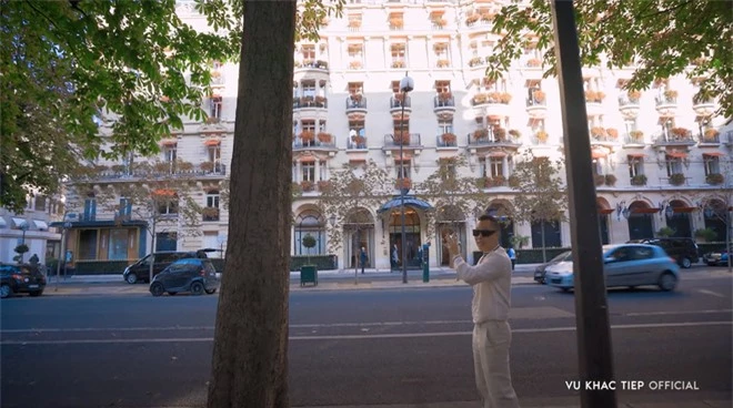 Vũ Khắc Tiệp và Ngọc Trinh đi hết 5 điểm sang chảnh nhất ở Paris trong vlog mới: tiêu bao nhiêu tiền cho vừa? - Ảnh 6.