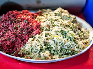 Đến thiên đường Bali, nhớ thưởng thức ba món salad kỳ lạ khiến du khách “tròn mắt“