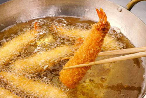 Thêm thứ này vào chảo rán, đảm bảo món nào cũng vàng ươm, giòn rụm, không bao giờ sợ cháy