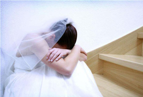 Đêm tân hôn kinh hoàng chỉ vì chiếc phong bì mừng cưới