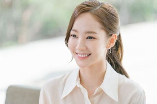 Bạn thân mở tiệc công khai người yêu, cả phòng im phăng phắc khi thấy gương mặt quen