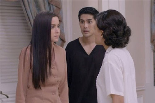 Bức xúc mẹ chồng can thiệp vào cuộc sống, đòi giữ thẻ lương