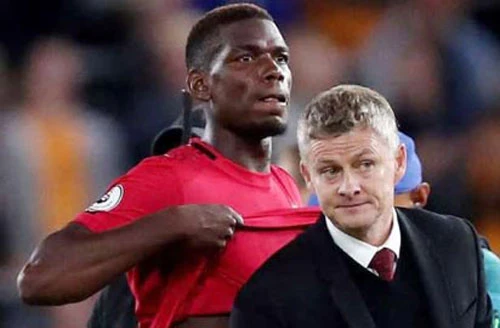  cầu thủ của Man United không hài lòng với việc HLV Ole Gunnar Solskjaer bảo vệ Paul Pogba