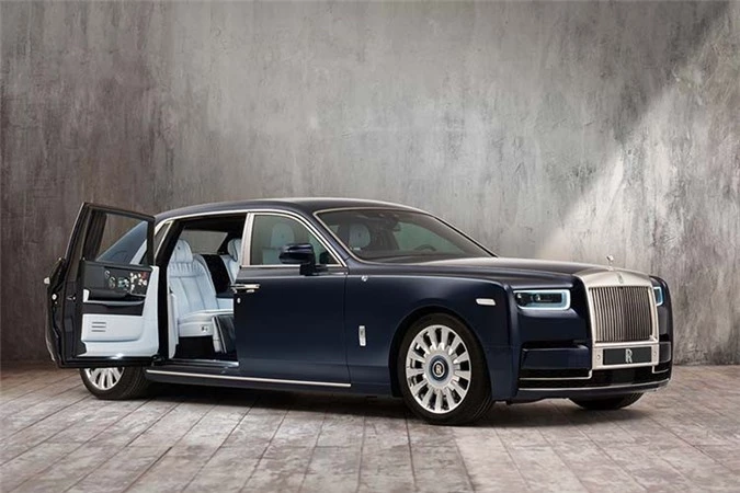 Rolls-Royce Phantom.